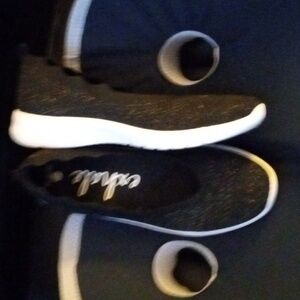 INHALE Black stretch shoes